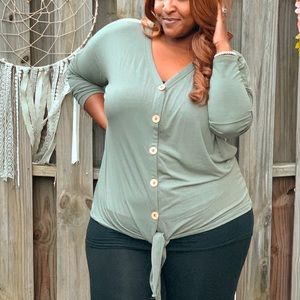 Plus Size button down l/s top